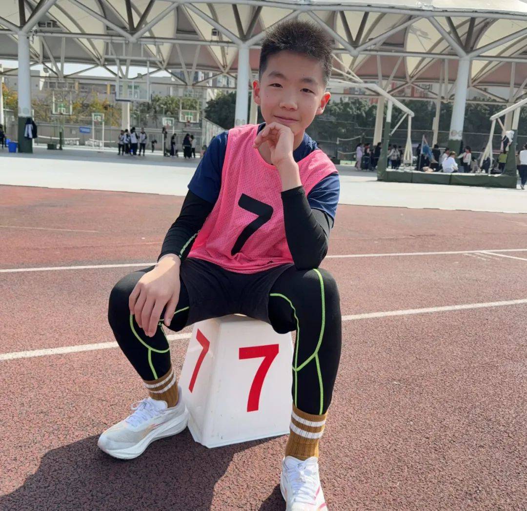 热烈的少年(热烈的少年歌曲表达什么情感和情感)